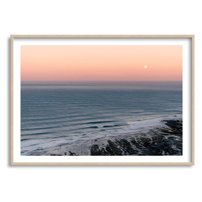 Ribeira D'Ilhas Moonset, Ericeira, Portugal